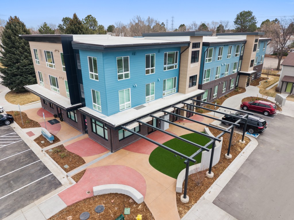 Neighborhood and Amenity Photography ​