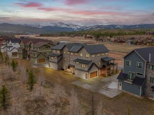 Real Estate Photography vs Smartphone Photos: Which Sells Homes Faster? 